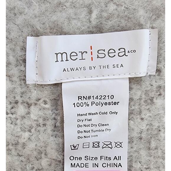 Mer Sea & Co Scarf Womens One Size Gray White Soft Boucle Fringe Wrap Shawl - Picture 7 of 8